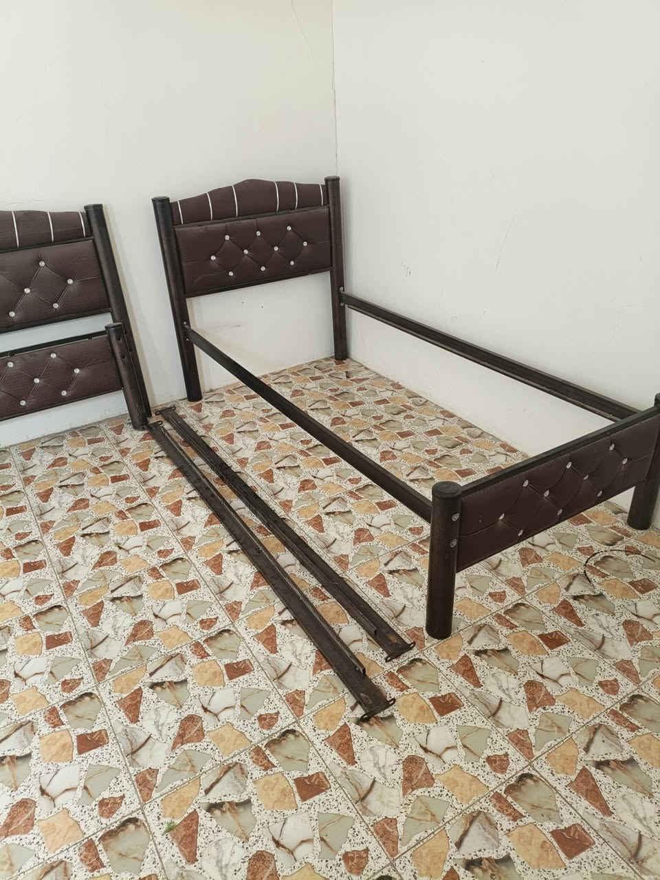 السلام عليكم ذني 6جرابي قفلهن 75الف المكان كربلاء ***********
