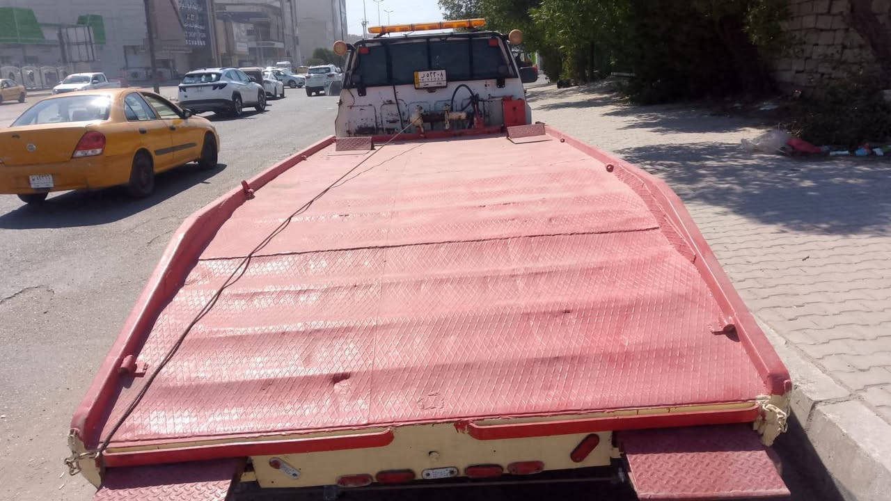 سلام عليكم ورحمه الله وبركاته للبيع شوفر ليت موديل 82 سنويه كرين مكينه تايرات كير جدد العنوان بغداد 
السعر. ٧٢ وبيها مجال. وهذا رقم السياره ***********
اني مكلف بلنشر
