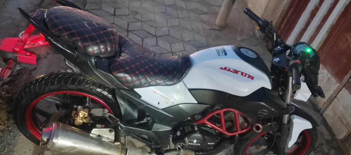 عمي سلام عليكم دراجه دايون خفاش 21 حله من صوره شغاله من دكمه لدكمه دشبول لايت شاير بك لايت هورن مناقصه شعره نكره سلف ***********
