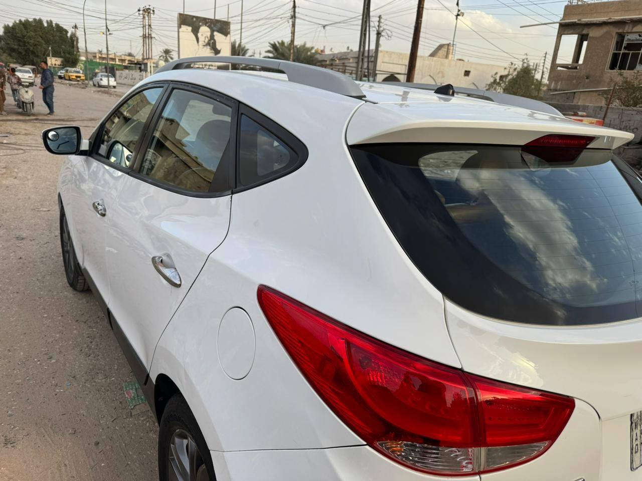 توسان خليجي 2015 مكينة 2000 دوش السيارة خير من الله صدر جديد تخم تاير جديد منضومة تبريد جديدة بيهة صبغ بس الصندوك مثل ما موضح بلصورة 
السعر 155$ للاستفسار ***********
