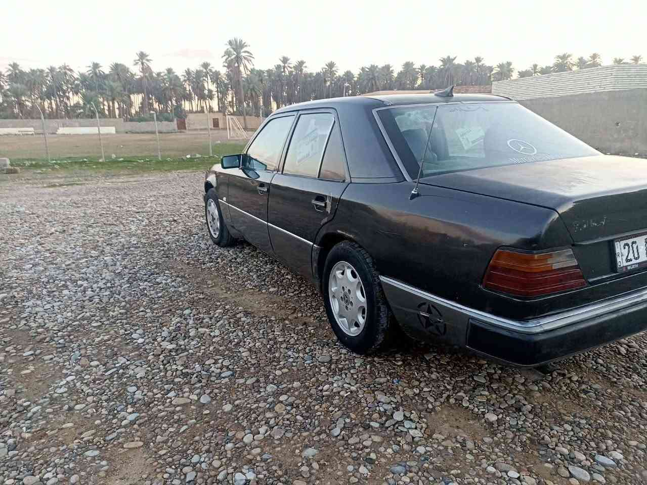 مارسدس للبيع
موديل 1990
رقم ديالى باسمي تحويل ثاني يوم
مكينه وكير  بطه 2500 مكفولات
قواعد دبل سليمه 
صدر جديد تخم تاير جديد
تبربد شغال 
باتري جديد 
كهربائيات شغاله 
ترايك وين ما تريد 
السعر 52وبيهة مجال
المكان ديالى المقداديه
الاتصل***********
