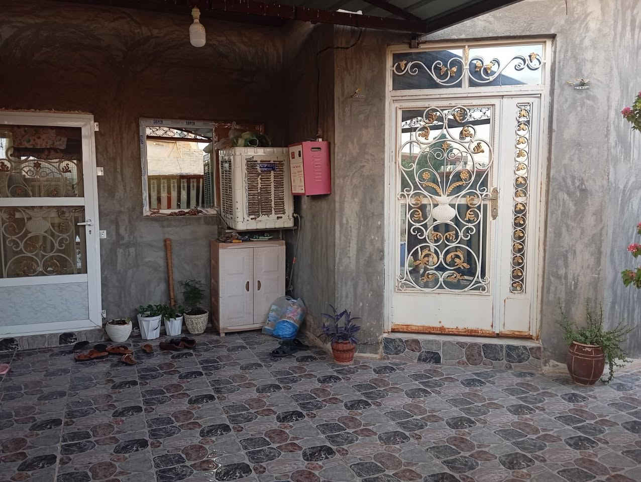 🏘🏘بيت للبيع ديالى خانقين / سيروان خلف ثانوية  جوان فرع صب مساحة 200 متر طابق واحد 
2 غرفة نوم واستقبال وصالة داخلية ومطبخ حار وبارد ومجمع صحيات 

السعر / 57 مليون بي مجال 

للأستفسار اتصال بالارقام فقط 
***********
***********
مكتب فريا موفق للعقار
