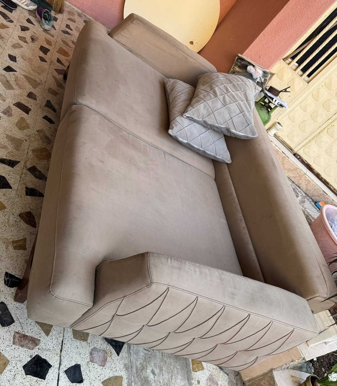 قنفه ثلاثيه عدد 2 سرير ومخزن سعر القطعه 90 الف
عنوان اربيل بختياري

***********  /***********/***********
