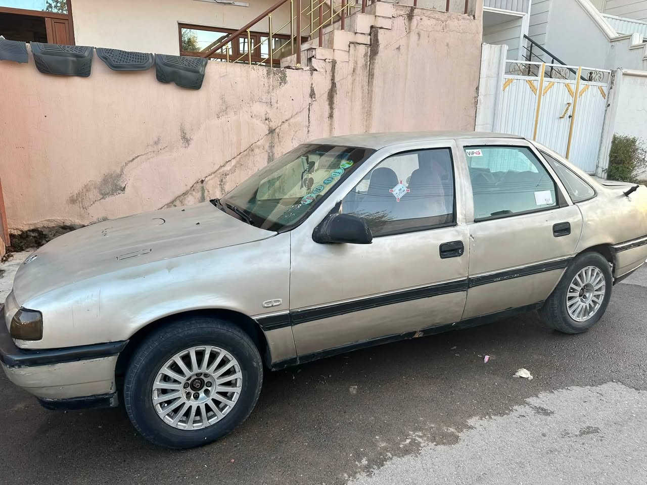 بو فروشتن ئوبل فيكترا موديل 1990 مه كينه 18
ئارمى بلاستيكى سليمانى ئارمى تازه 
سعرى (14) كه لا 
***********
