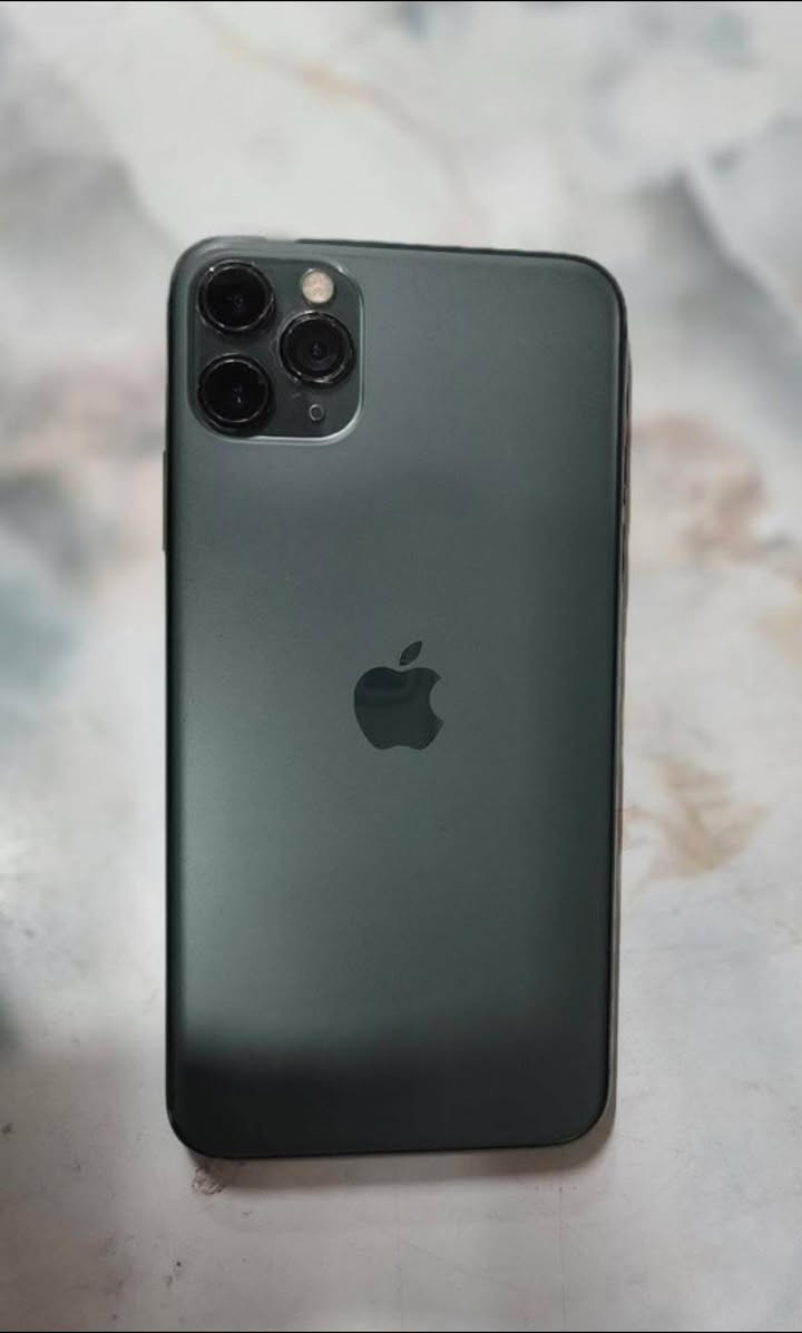 ايفون 11 برو ماكس ذاكره 256 مبدل شاشه وبطاريه وحاليا بطاريه نسبه 90 سعر 200 الف
***********
