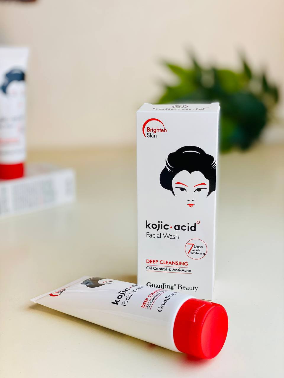 غسول التبييض من كوجي سان ⭐️
مستخلص من الزيوت الطبيعيه 100‎%‎ ينضف البشره ويزيل اصعب انواع المكياج وينطي تفتيح للبشرة و يخلي بشرتكم ناعمه ونظره مثل بشرة الاطفال ✅

🧼 غسول الوجه بحمض الكوجيك – Guanjing Beauty
✔️ ينظّف البشرة بعمق من الشوائب، الدهون، وبقايا المكياج
✔️ يفتح لون البشرة ويقلل التصبغات والبقع الداكنة
✔️ يساعد على تقشير الجلد الميت بلطافة
✔️ يحافظ على رطوبة البشرة ويقلل من الحبوب وآثارها
✔️ يعطيج إحساس بالنعومة والانتعاش من أول غسلة

السعر 7  الاف


**إذا كنت صاحب هذا الإعلان وتريد حذفه لأي سبب، رجاءا أرسل رسالة إلى الدعم الفني**