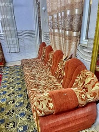 ديوان مستعمل متوسط النظافة السعر  250 للتواصل  07713633432