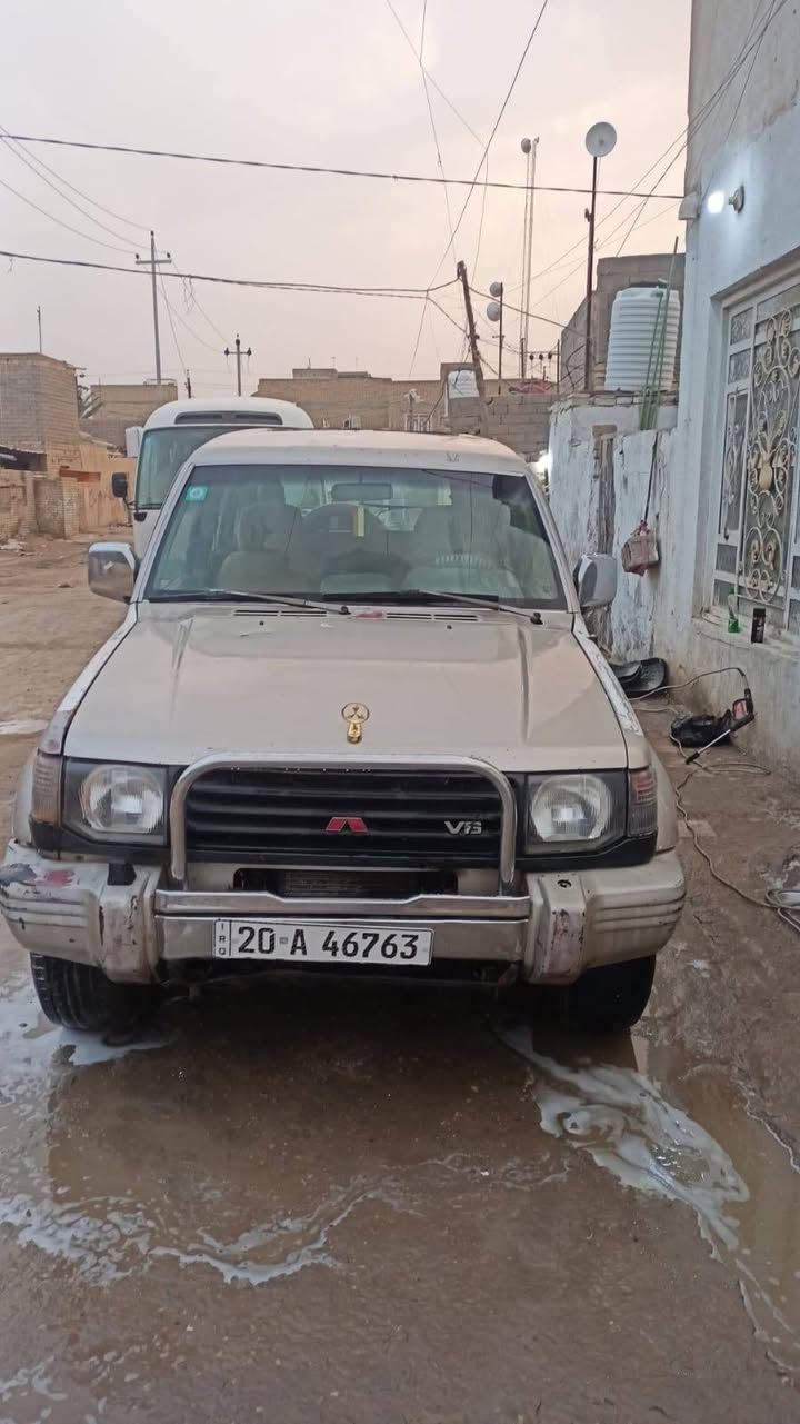 السلام عليكم باجيرو لبيع موديل 1991السياره رقم انكليزي تحويل ثاني يوم مكينه خير من الله كيرهه خير من الله السياره جاهزه سعر السياره 45 وبهه مجال مكاني ناصريه مدينه الصدر   ***********
