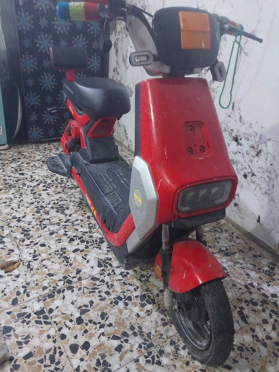 السلام عليكم دراجة نارية ودراجة شحن ثنينهن 45 عنوان بغداد حي النصر
***********
