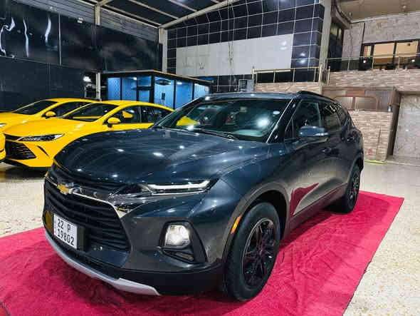 🔴(فرع كركوك) 

🟢Chevrolet Blazer 2LT 2022🟢

حجم المحرك 4 سلندر (2.0L) توربو 

عداد المسافة 35213 mile

الضرر كما موضح بالصور 

🔴(السعر/19000 $ )

🔴المواصفات:

بصمة تشغيل
بصمة أبواب
تشغيل عن بعد(Remote Start)
رادار امامي (تحديد مسار) 
رادار خلفي (تحذير من الاصطدام)
شاشة كبيرة لمس
حساسات خلفية+ كاميرا
Android Auto
Apple Car Play
مانع انزلاق+ABS
منافذ AUX+USB
Auto Start اوتو ستارت 
Auto Stop اوتو ستوب 
مثبت سرعة
تحكمات استيرن 
هاند بريك بصمة
وبقية المواصفات المعروفة

🔴(العنوان/ كركوك شارع المعارض)
                    ________________________

🔴للاتصال/

فيصل
***********
