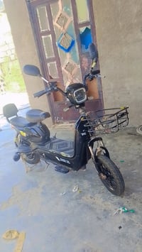 دراجه شحن للبيع بيها نقص بطاريات دراجه جديده سعر الدراجه 250 وبيها مجا...