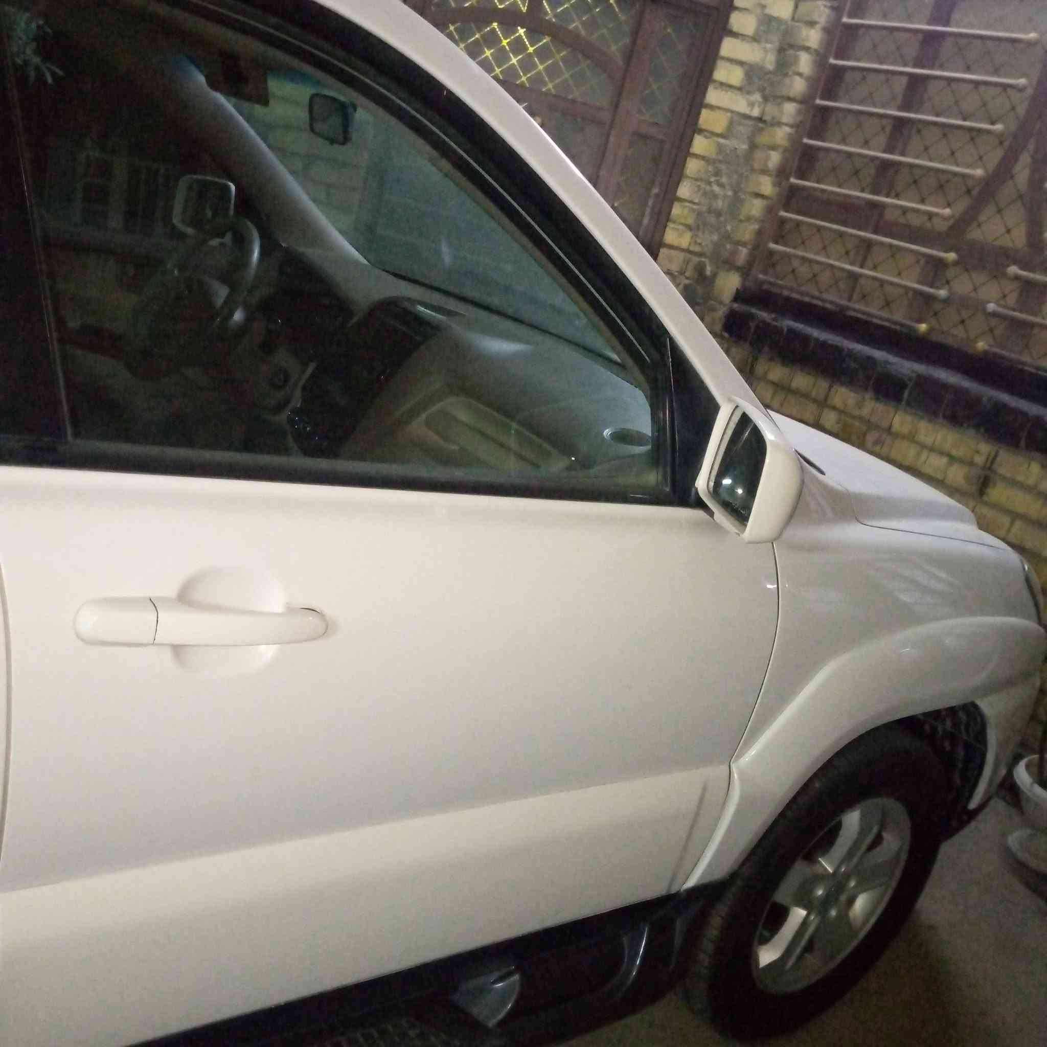 السلام عليكم
للبيع فقط 
موديل 10 كفاله صبغ وتبديل وبارد وشخوط كفاله 
فول مواصفات 
رقم بغداد سنويه بسمي شخصيا عقد مروري مباشر مني شخصيا 

محرك 2000 كفاله
كير كفاله 
تبريد ويه السويج 
حدادين جديده 
داخل صاج 
داخل بيجي
شاشه كبيره 
كامره خلفيه 

جاهزه كل نقص مابيه شرط الفحص والسونار 

السعر 128 

العنوان بابل ***********

