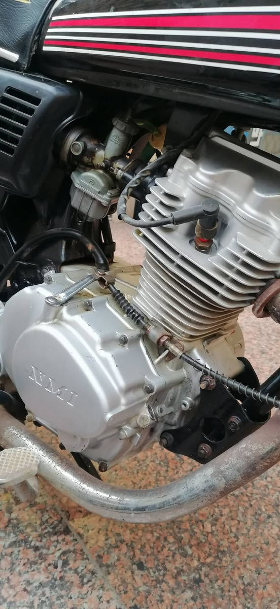 دراجة إيراني(NAMI) أصل
 موديل 2014-أوراق أصولية. 
علما المحرك بلادي ما مفتوح أبد وبنفس الوقت مال بيت ما متعوبه وبيها نواقص قليله للجناي
الموقع - ميسان - حي الغدير الثانيه 
رقم الهاتف ***********
السعر خاص عمارة, ميسان
