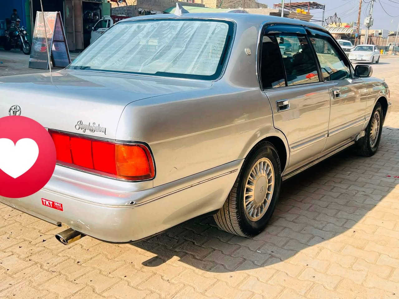 السلام وعليكم سياره ارنب طويل للبيع بلاد يسره سرعتها 240  تبريد شغال تدفه شغله برغي ما عايزه شرط الفحص موديل 92 سياره مصبوغه للجماليه بدون ضربه محرك اثنين ونص  مكينه وكير مكفوله وتحويل ثاني يوم سياره اب اسمي رقم دوالي صلاح الدين   السعر 80 العنوان ديوانيه بل شاميه رقم الموبايل ***********
