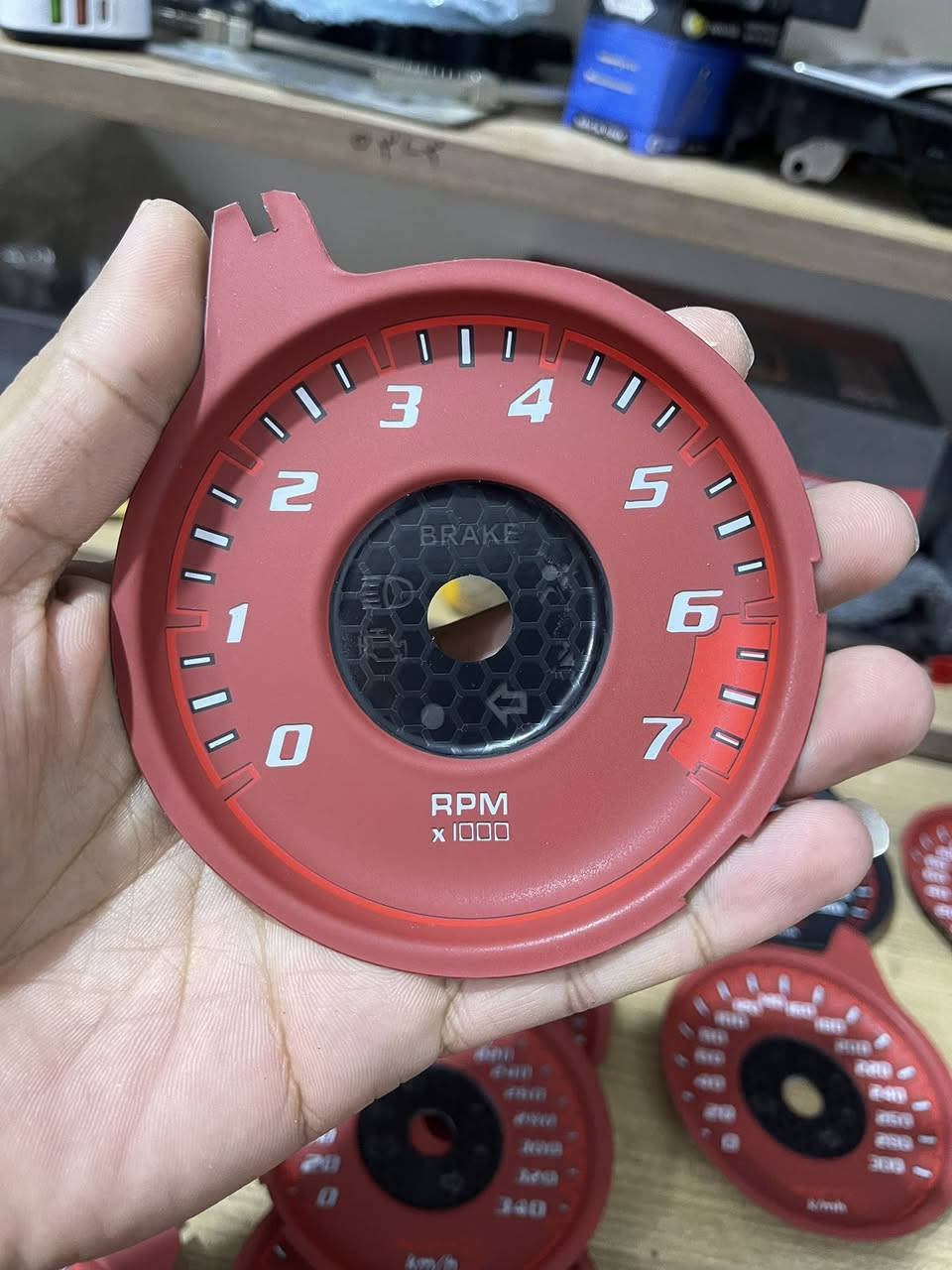 شباب لوحات عداد جارجر احمر
متوفر 
340 km
300km
300km scat
موجود توصيل لكل المحافظات
