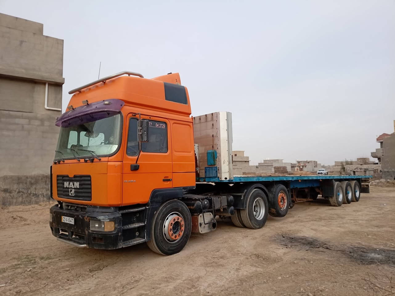 السلام عليكم مان صقر للبيع موديل 2002 سنكل خلفي  سنويه 28  .......***********
