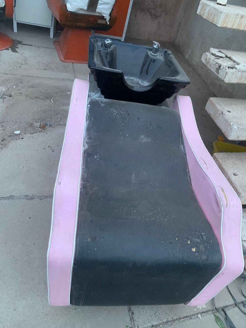 غراض صالون حلاقه نسائي للييع ***********واتساب فقط
