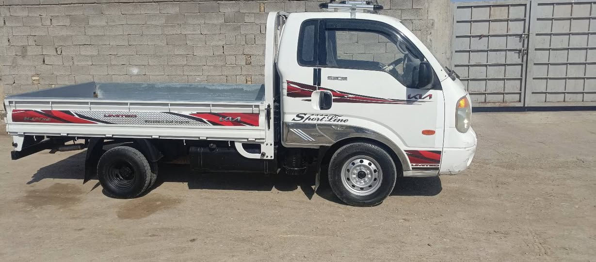 يا الله كيه للبيع موديل 2007 
سياره جاهزه كير حداديه تخم تاير 
مكينه زينه
***********
