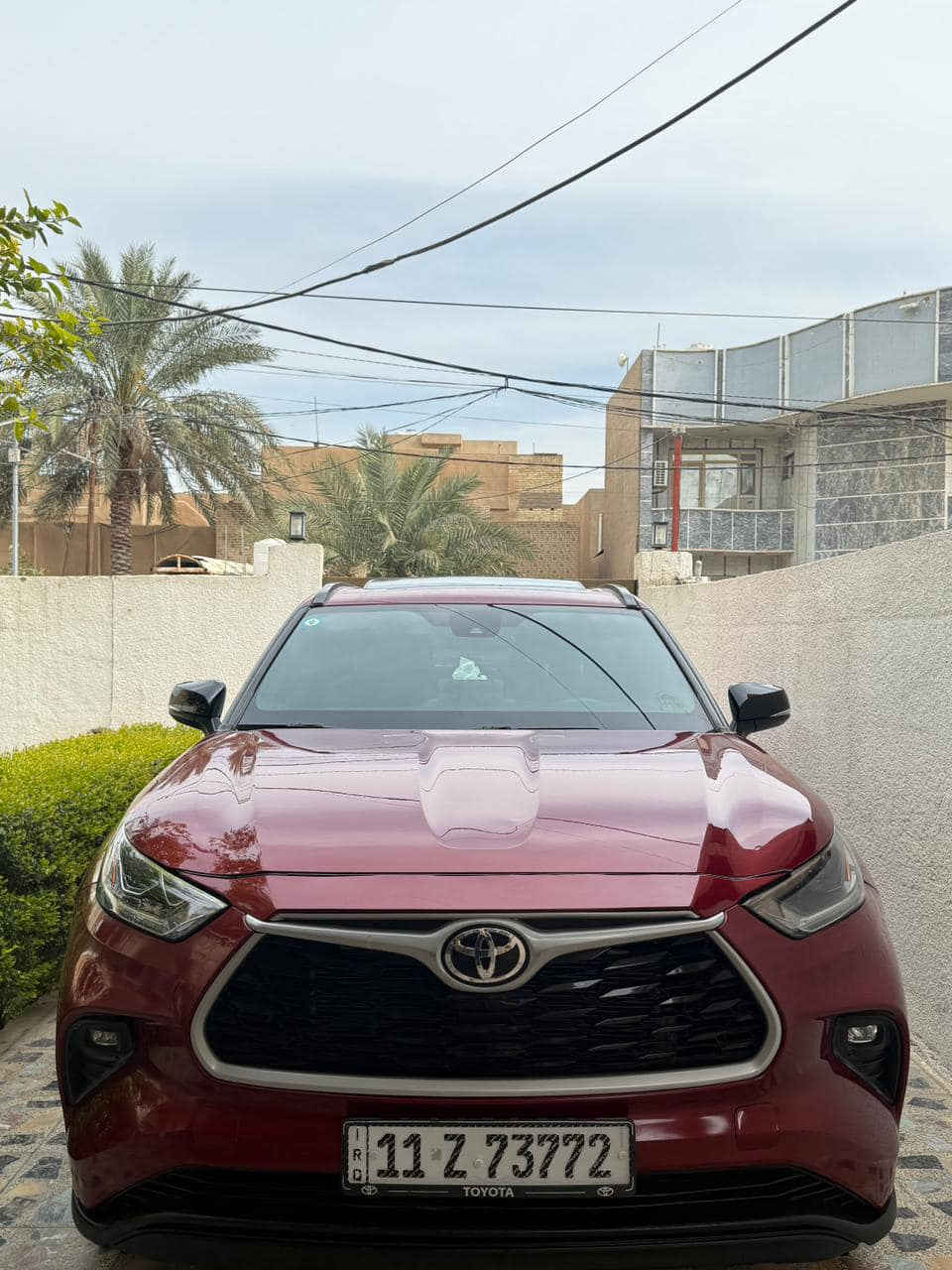 السلام عليكم اخوتي 
للبيع تويوتا هايلاندر XSE
موديل 2023
 رقم بغداد تحويل مباشر
ماشيه 19 الف بعده وضع شركه السياره
حادث السياره موضح بصوره طرف البنيد بارد 
وجاملغ امامي كلير من امريكا
المواصفات  XSE 
فتحه سلايد
كشنات جلد
تحكم ستيرن جهتين + مثبت سرعه
بصمة تشغيل 
جنطه كهرباء
٣ قطع تبريد
رادارات خروج عن المسار ومانع انصدام
حساسات امامي خلفي
بصمة ابواب
7 راكب وكشنات منفصل Vip
بنزين مو هايبرد والمحرك 4 سلندر تيربو
بلاك اديشن ويل 20 
دفع رباعي + شحن كار بلي
 السياره وضع شركة جديده
ومابيه كل نقص 
ورادارات وبيه مواصفات هواي بعد معروفه بل XSE
رقم الشاصي 5TDKDRBH8PS509135
 السعر  325. ورقه وبي مجال 
مكانه كربلاء ***********
