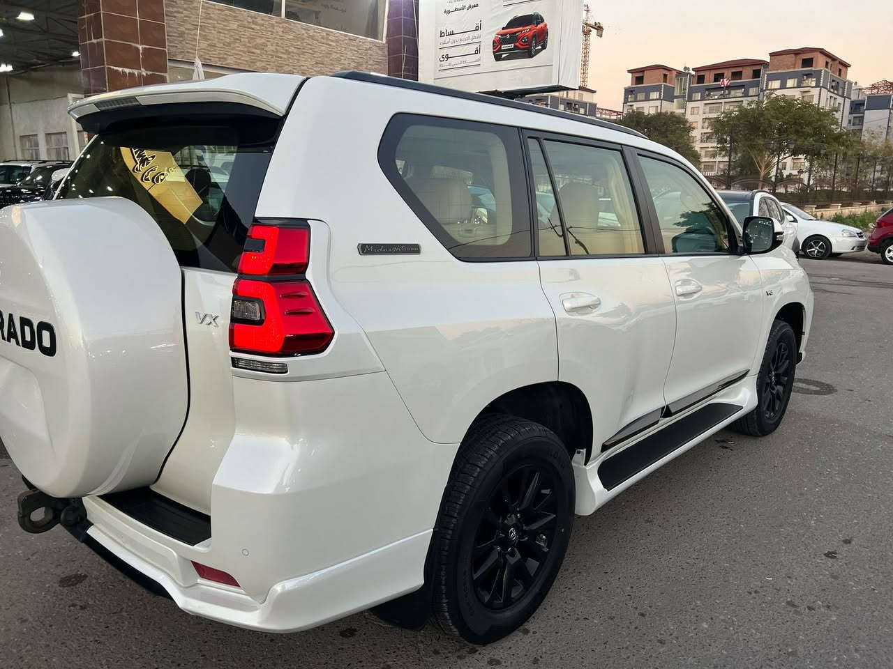 للبيع برادو موديل 2022
ضمان شركة ساز  فول مواصفات VX .. 
رقم بغداد تحويل مباشر... 
كفالة عامة من الشخوط والرصعات والبارد والصبغ والتبديل.. 
ماشية, 44 الف .. 
السيارة خاضعة لضمان شركة ساز
محرك 6 سلندر...  
- اربع كامرات محيطية    
_تحكم ستيرن جهتين 
_كشنات كهرباء
_تبريد كشنات 
_ستيرن كهرباء
_لايت متحرك
_لدات ابواب 
_اضاءه ترحيبيه 
_سلايد دروف
_ انضمة قياده( ايكو نورمل سبورت ) 
_ سماعات JBL 
_ كشنات الخلفيه كهرباء
_سستم ايرباك كامل 
_ تشغيل عن بعد
_اربع كامرات 
_انضمة الطرق الوعره 
_حساس امامي خلفي
_خرائط
_شفتات ستيرن 
_ثلاجه وسطيه
_دشبول لكزز.. 
_ دبل تانكي.. 
_فتحة سقف.. 
-تحكمات ماوس..
-فور ويل.. 
- السيارة حالياً بيها تضليل للجام 100‎%‎

صاحب السياره
***********
