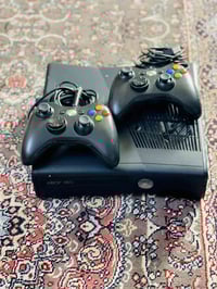 🔥فرصه للبيع - بلي اكس بوكس 360  💾ههارد 500GB 🎯يتضمن 33لعبه +قابل للزيا...