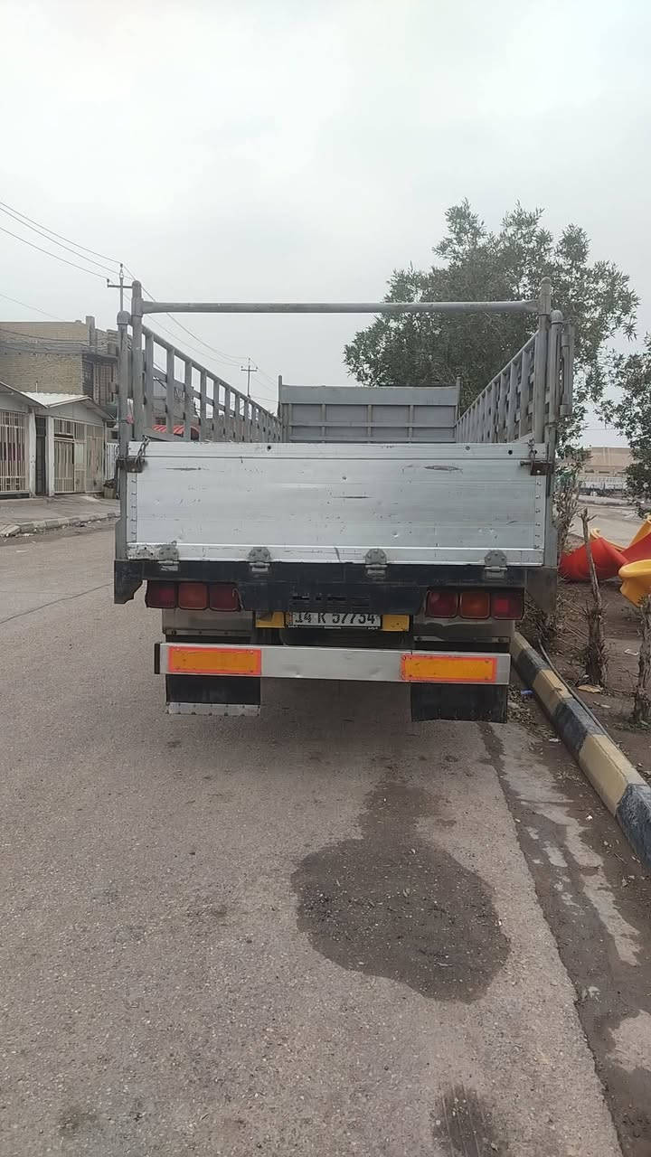 سلام عليكم سياره طيره البيع 70عادي  سته وربع سياره خير من الله لا صرف ولا بخار صفاح قطعه وحده بدي جديد سياره كبل لشغل مكان واسط. صويره القطعه لاستفسار ***********
خاص ما جاوب
