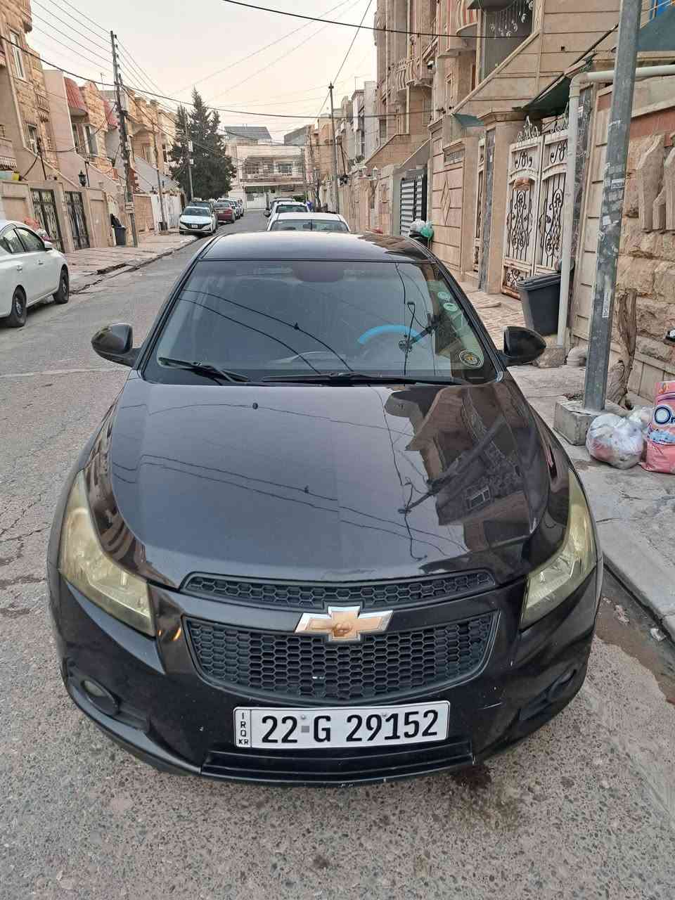 السلام عليكم سيارة شوفرليت كروز 2012 للبيع محرك 1800 رقم اربيل جديد اللون اسود بيها فقط الجاملغات الامامية صبغ اثر شخوط تخم تاير جديد سيارة كاملة سيارة بأسمي تحويل ثاني يوم مكان السيارة اربيل السعر 73 ورقة وبيها مجال للشراي للإستفسار الاتصال على الرقم ***********
