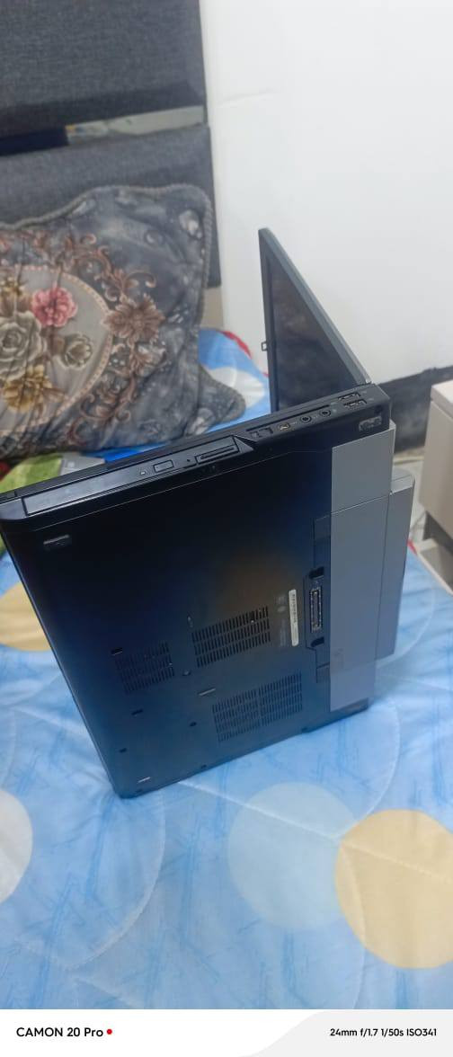 سلام عليكم
لابتوب ويندوز 7 
بطاريه خارجيه 
نضيف كلش ما مبدل ولا مفتوح شرط الفحص 
٢٥٠ مستعجل بيعته 
*********** اتصال + واتساب 
*********** اتصال فقط 
*********** واتساب فقط
