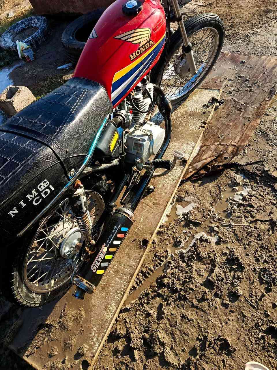 دراجه البيع وراق موديل 15 تعمير 25 مفتوحه سعر 550وبيه مجال وبخدمت شراي💞
مكان ناصريه مركز رقم التصال ***********
