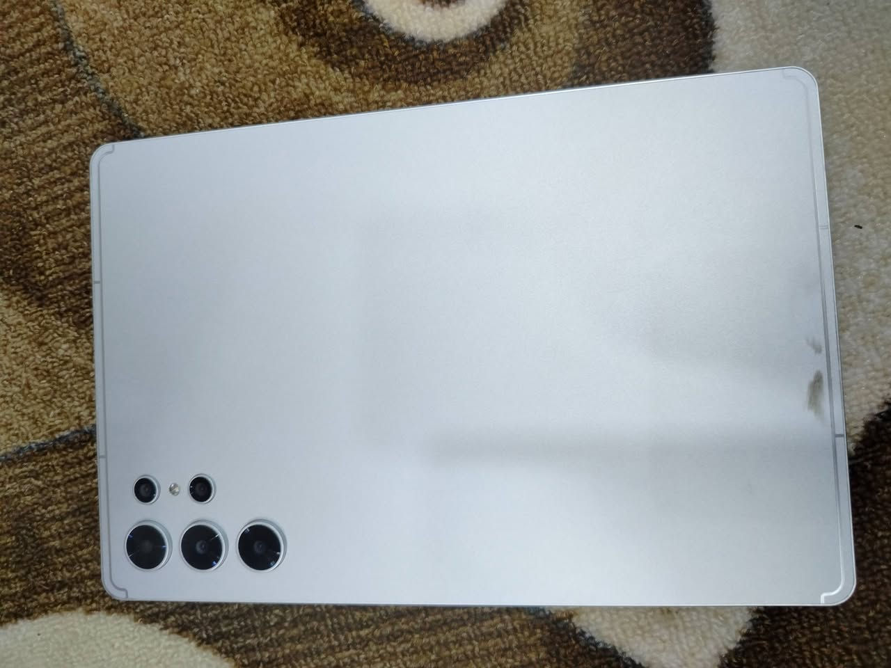 ايباد بعده جديد مال دراسه والعاب وياه ماوس وكيبورد وشاحنته وقلم تصيرله شريحه ورام
مستخدم قليل شراي يتصل ***********
