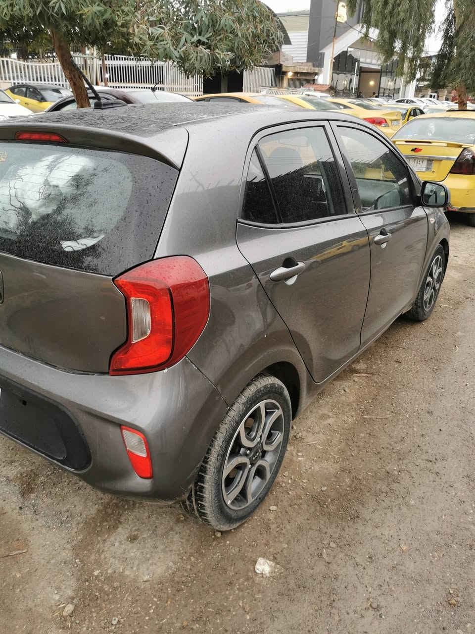 بيكانتو للبيع موديل 2023..
ماشيه 23 الف
السياره جديده السعر ٩٠ ورقه وقابل للتفاوض
***********
***********
