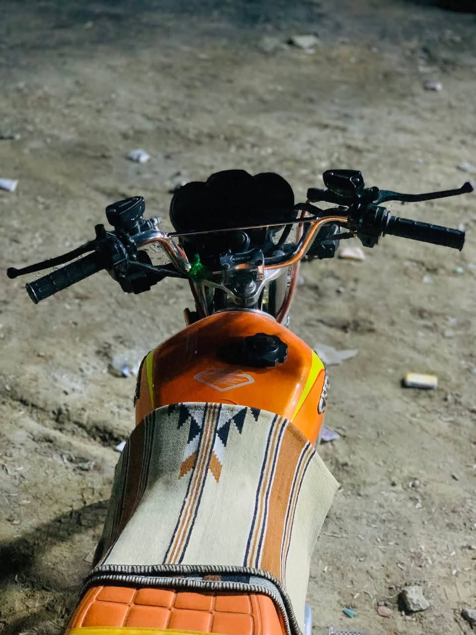 تايكر 25 للبيع الدراجه شلعه معدل خير من الله محرك مامفتوح+عنبار كلج+عنبار بريك امامي
السعر 750 وبيها مجال للطيبين
مكاني حله ورديه خارج
‏رقمي ‏‪0778 259 5803‬‏ وبي واتساب
