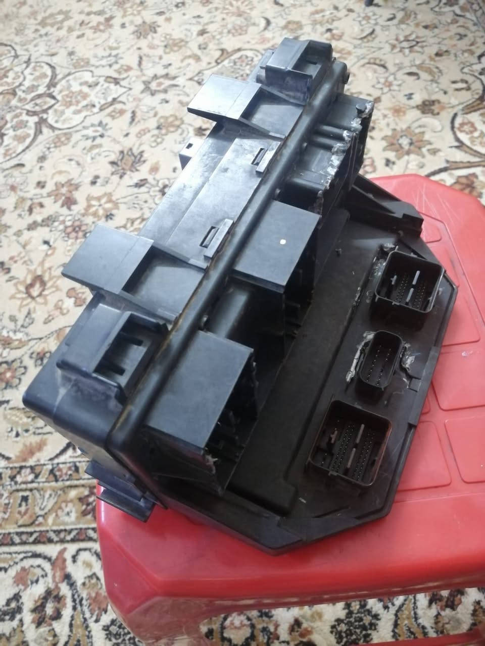 قاعدة فيوزات جيب كراند شيروكي شرط الفحص  200 الف البصره ***********
