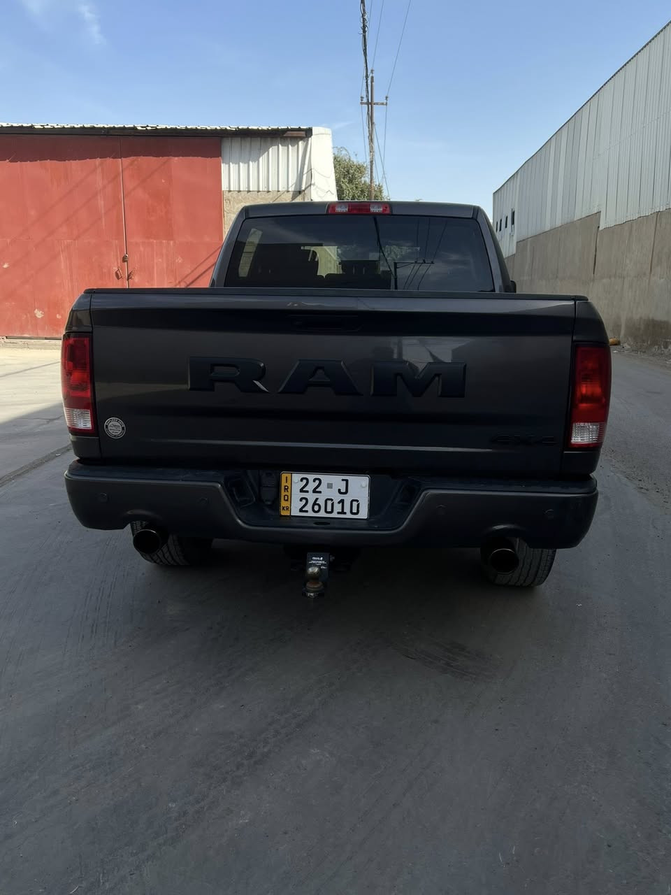 السلام وعليكم رام موديل2022
باب طويل بدي قصير المرغوب السياره بسمي تحويل ثاني يوم 
لون نفطي حيل حلو السياره كاعده تخبل تايرات نضيفه ما صار هواي من بدلتهن مكينه ٥٧٠٠ ￼ممشه السياره 57 كيلو متر السياره وارد كنده حادثه باب وجاملغ امامي صفحه الراكب جاملغ مبدل وباب مصبوغ بدون يرباك كلهن سليمات السياره ما مبرمجه ابد بحاله الشركه 

مكان السياره بغداد رقم اربيل 

سياره حيل حلوه مواصفات حلوه

كشنات تدفئه تبريد 
ستيرن تدفئه 
مرايات جانبيه مانع ضباب 
كامره خلفيه 
شاشه متوسطه تدعم كار بلاي
حساسات خلفيه 
بيه مكانات تخزين هواي +جربايه بيه 
تثبيت سرعه 
مانع نزلاق 
تشغيل عن بعد 
شاشه اعطال متوسطه
كير موس
تبريد قطعتين 
حصان بل نص مو كشن اضافي 

السياره مطلوب بيه ٢٧٥$ وبيه مجال 

هاذه رقمي لتواصل 
***********
