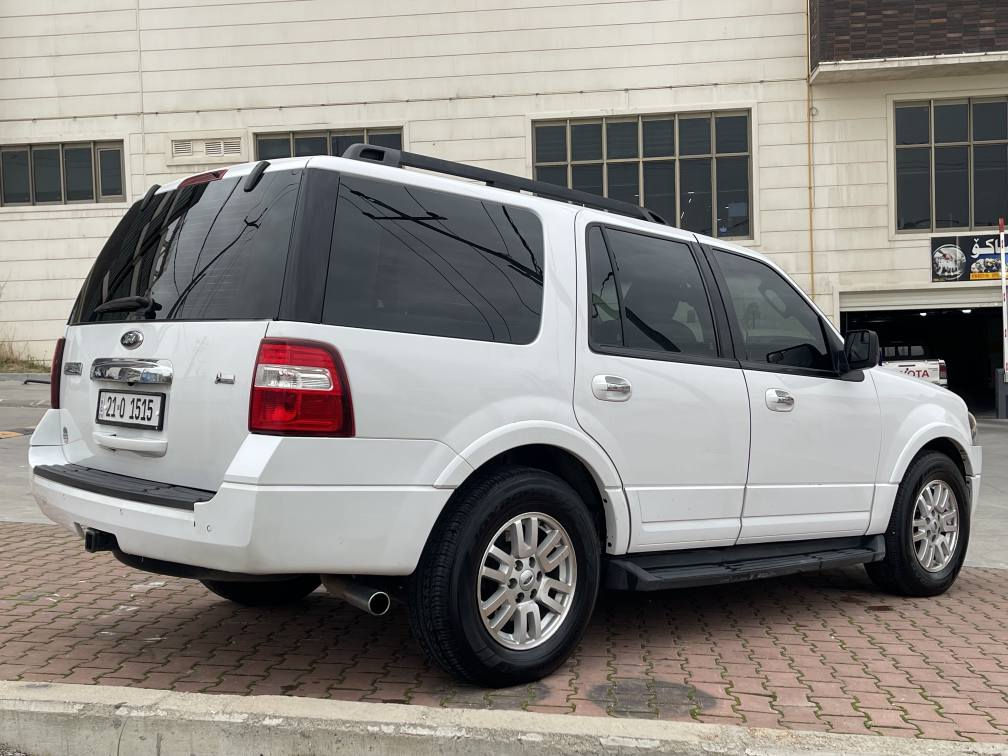 Ford Expedition 2013 
فۆرد ئیکسپدیشن فوول مواسەفات بۆ فرۆشتن
سڵاید  و ناوزەرد و دەبڵ ئەکسل و سێ ڕیزکوشن و تەبرید مەرکەزی هتد...
سەیارەکە زۆر جوان و تازەیە تەنها یەک پەڵە بۆیاخی هەیە، سارد و تەعدیل و چاڵی نیە
108,000 ڕۆیشتووە و هی دەس خۆمە و هەموو شتێکی بەشەرت 
هیچ گڵۆپێکی ناو داشبوڵ ئیش ناکات تەنانەت گڵۆپی مەکینەش ئیش ناکات
 سەنەوی و ڕەقەم و ژینگەوڕێگەوبانی تازەیە سعریشی 154$ 
ژ.م/ ***********
*********** السليمانية, العراق
