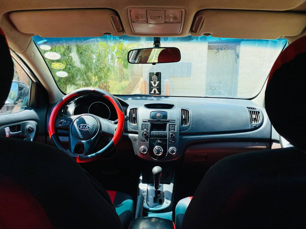 سيراتو 2011سعر 96بيها مجال رقم اربيل محرك كير مكفول بيها قطعتين صبغ بدون دواخل مكاني بابل ***********
