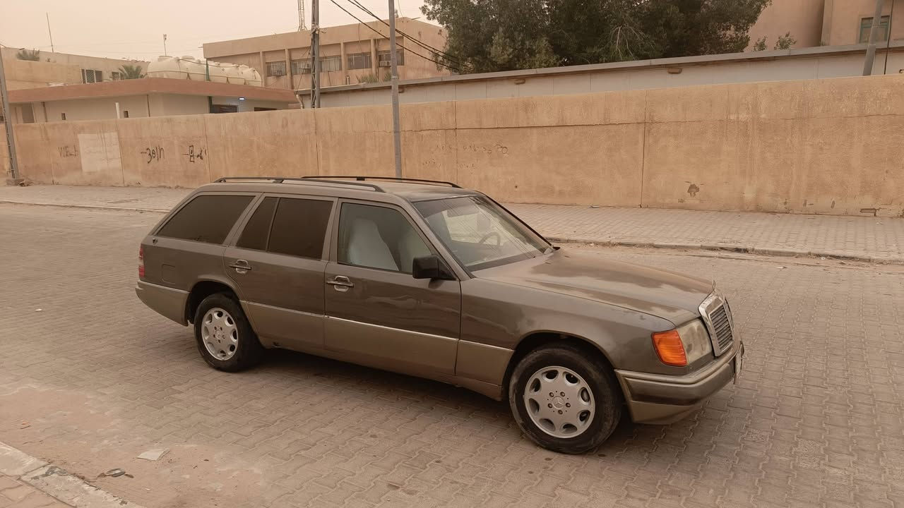 مرسيدس موديل 1992 رقم بغداد سياره مكينه بلاد كير تخم تأير حداديه جديده سياره أحله من بل صوره مكفوله من ضربه سعر 51 بيه مجال العنوان نجف ‏‪***********‬‏
