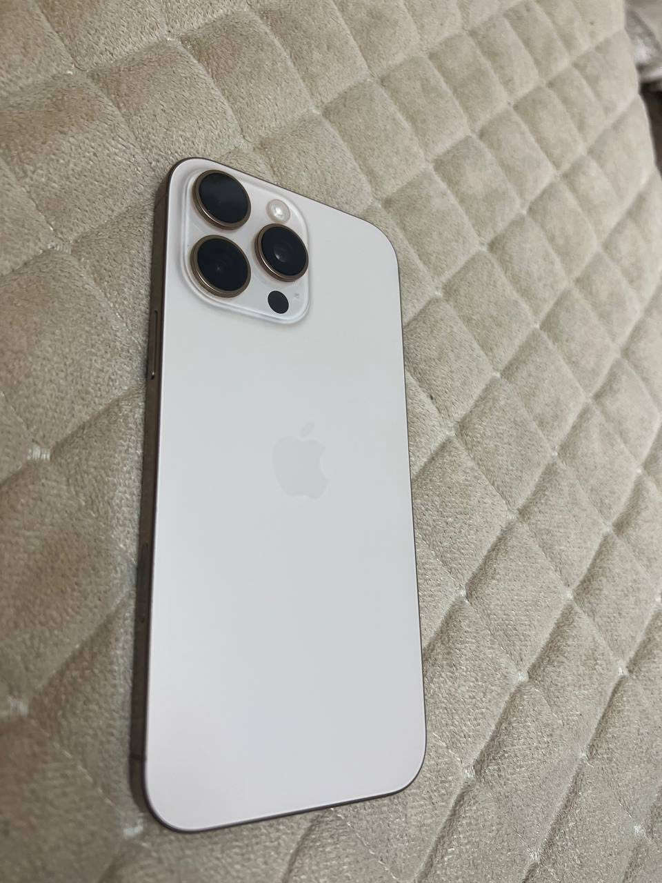 ايفون ١٦ برو مكس بطاريه ٩٤ وياه كرتونه الشاري يجي خاص *********** هذا رقمي بي وتساب
