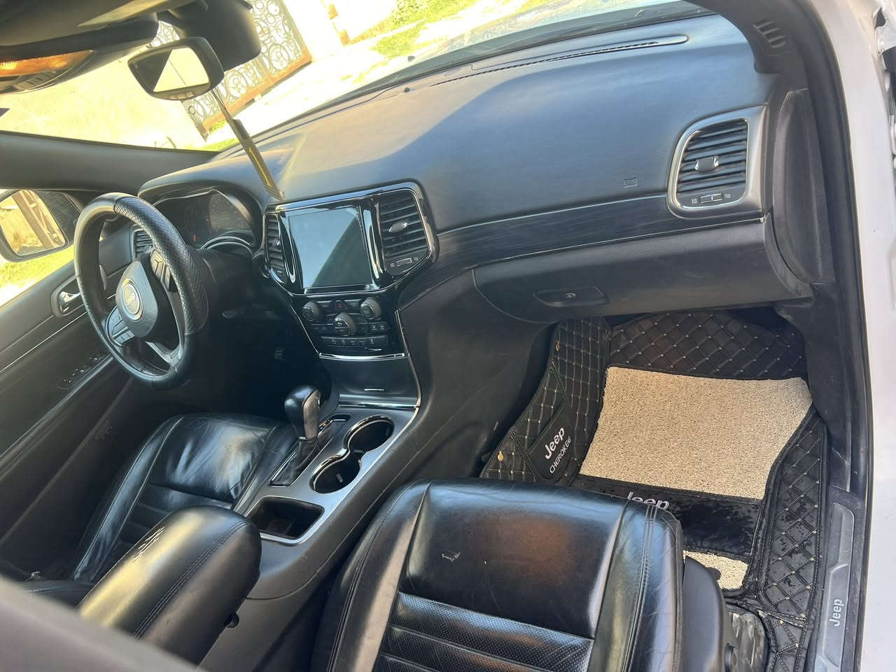 سلام عليكم جيب 2020سياره جديده وارد امريكي بيه بنيد وجاملغ سياره فول مصفات الخير بصمه فتحتين كشن كهربائي كشن تتفه تبريد ادار موصفات عاليه بيه سياره رقم بغداد دولي تحويل موباشر مكان سياره بابل الحمزه الغربي لاستفسار 

‭0774 849 0477‬
