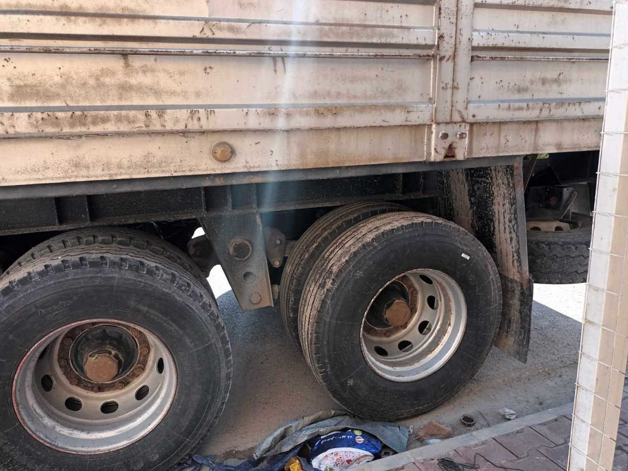 السلام عليكم
للبيع عربانة شاصي تركي 
الطول 12.5 
ثلاث دناكير 
دناكير 14 
تخم تاير 
عربانة حلوة ومكفولة وجاهزة للعمل 
العنوان .كربلاء المقدسة 
للاستفسار. ***********
