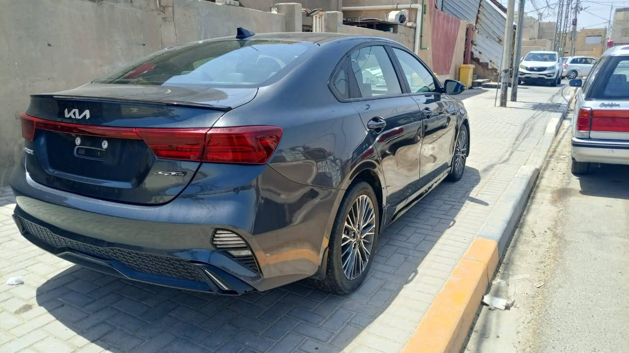فورتي جيتي لاين موديل 24 ماشيه 6000 بعدهه على الحادث مال امريكه بعدهه مامرقمه جاهزه الترقيم مدفوع كمرك وكامله السعر 125 وبيهه مجال العنوان بصره القبله *********** البصرة, العراق
