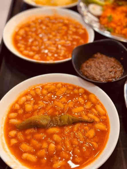 مندي شاره گه م #طعم_فريد_ونكهة_مختلفة 🔥يوصل  لقلبك 🧡💛
#محد_يكدر_يختلف_على_حبها ❤️❤️المندي ويانة قصة حب لاتنتهي👌

#استمتع بتجربة لا تُنسى مع طبق مندي لحم أو مشكل من مطعم شاره گه م خانقينMy City Restaurant💛🧡

حيث يمزج الطهاة بين قطع اللحم والدجاج ببراعة لتقديم تجربة طعام فريدة تجمع بين النكهات التقليدية والتنوع الشهي.

📍عواننا :خانقين /دارة كونارة -مجاور معرض الشيخ🏫          

خدمة التوصيل🛵
0770 333 85 32📞    
      0772 913 913 4📞
