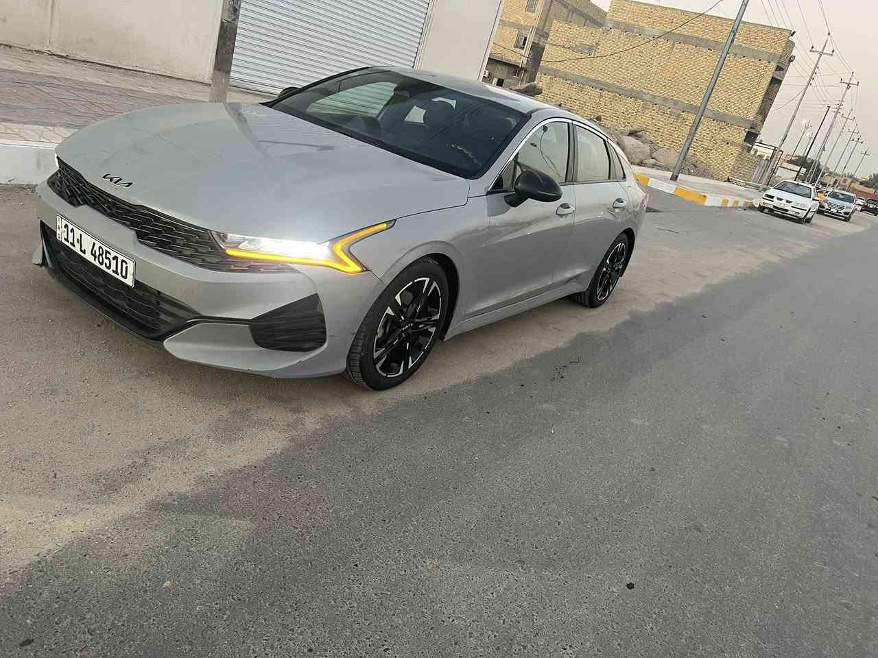 السلام عليكم كيه فايف مديل ٢٢ معوقين بقداد بسم والد شاب مواصفات جديتي الأين ماشيه ٩٠ شاشه كأمر تحكمات كشن جلد ويل كب محرك كير حداديه تبريد تخم تاير جاهز الاخير عنوان ناصريه مركز السعر ١٤٠ وبيه مجال اخوان مكلف بل نشر هاذ رقم صاحب سياره ***********
