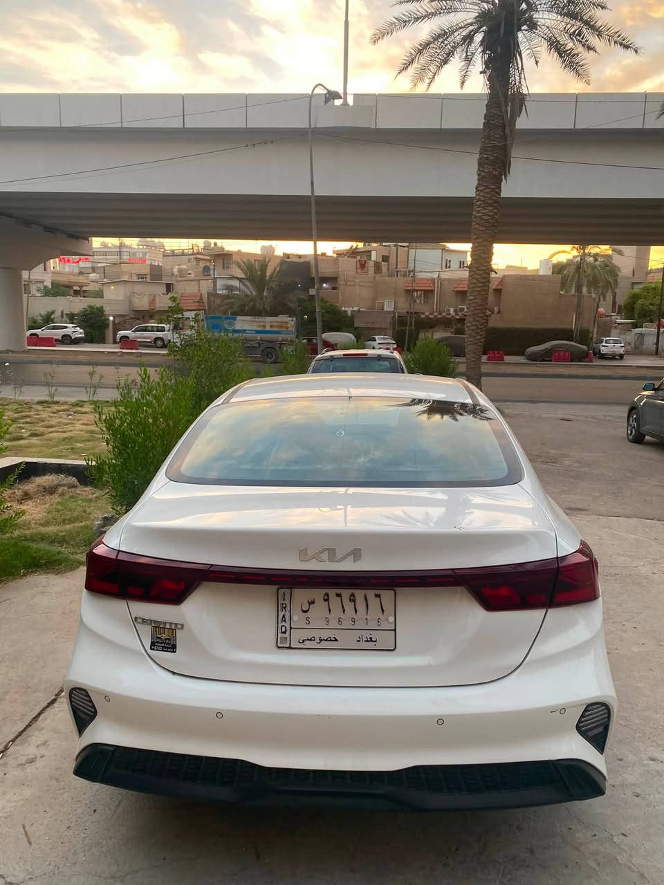 سيراتو موديل 23 خليجي للبيع
مواصفات نص فول
ماشية 34000 وجدا نظيفة 
التواصل على الرقم ***********
