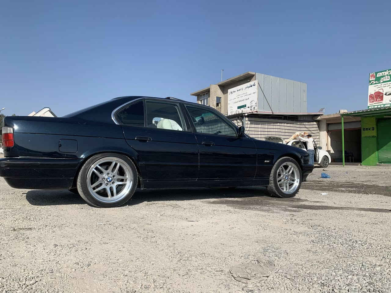 سەرەتا بەناوی خوا bmw525  تۆماتیک فول چوار جام کارەبا سلایت لایت ئەڵقەو عەدەسە نزمو فولو بلاجیکتۆریش کراوە بە زینۆن ٦کەلە تەنانەت بەگلایتیش کراوە بەلید ئەقلی نەکراوەتەوە کەپسە پیش پان چوارتایەی موشەبەکی بیلاد مۆدیل ٩١ کراوە بە ٩٥ بەتاقم وایەرو هەموشتیکەوە سعر ٦٥ مەعمەلەیە برایەنە بە جات و تیلیش مەعمەلە ناکریت رەقەم سلیمانی تا ٢٩ تازەیە بەیانی بیکە ناوی خۆتەوە


**إذا كنت صاحب هذا الإعلان وتريد حذفه لأي سبب، رجاءا أرسل رسالة إلى الدعم الفني**