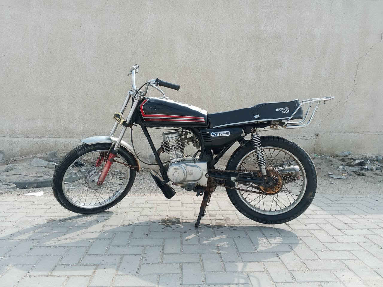 سلام عليكم دراجه ايراني مكينه نامه و شاصي نامه مدينه مامفتوحة كفاله سعره450وبيه مجال قليل مكاني البصرة الحيانيه
***********
