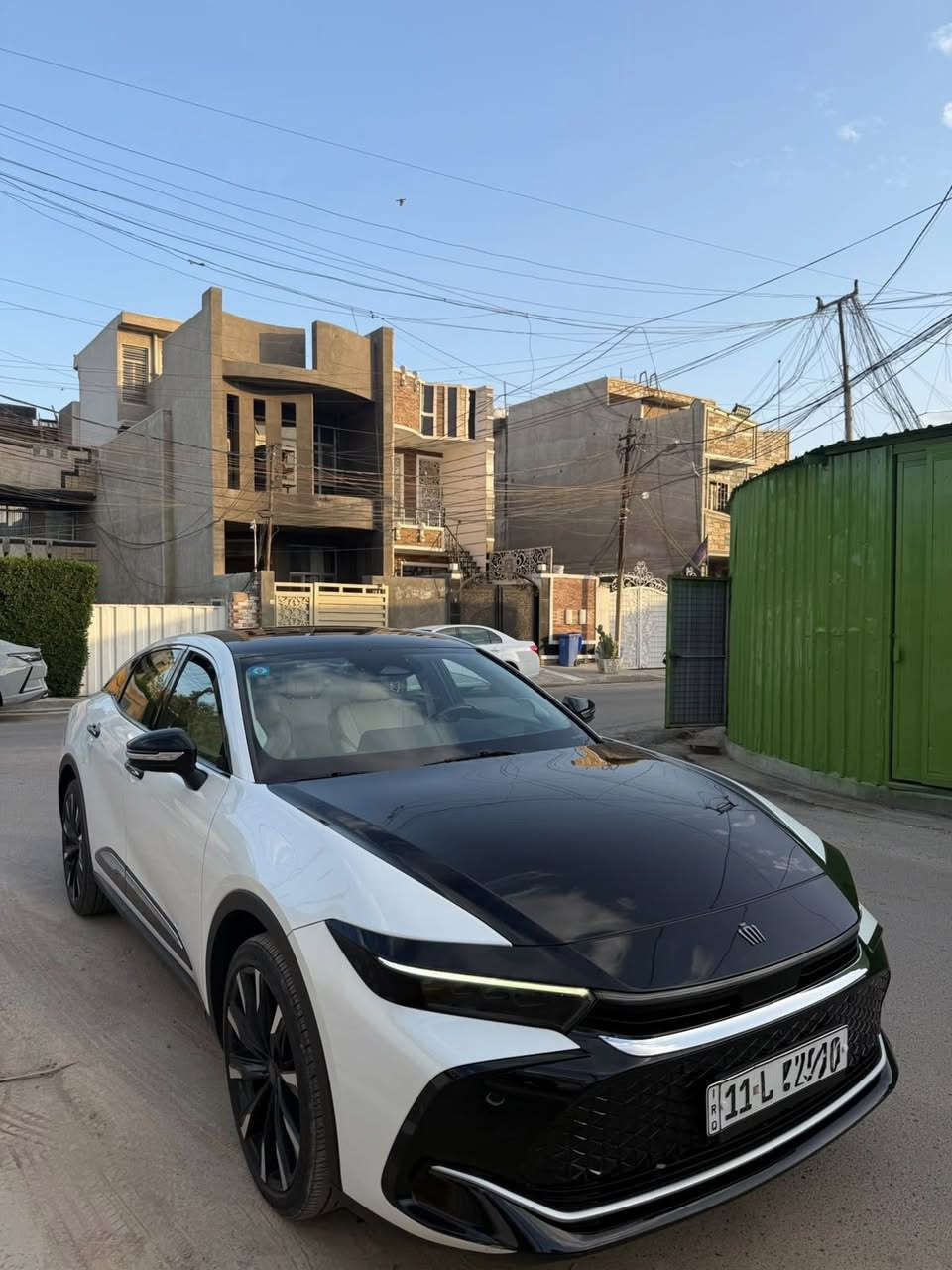السلام عليكم
كراون موديل 2023 

وكالة sas 

ماشية 34000km
السعر:340 ورقة
السيارة ماجستا يعني فوول 

المواصفات:

* محرك 4 سلندر تيربو سعة 2.4 لتر.

* نظام هايبرد Hybrid MAX.

* قوة إجمالية حوالي 340–345 

* دفع رباعي.

* جنوط 21 إنج.

* شاشة 12.3 إنج.

* نظام صوت JBL. citeturn0search3

السيارة رقم بغداد هزة فحص جديد

📍مكانه بغداد.

***********
