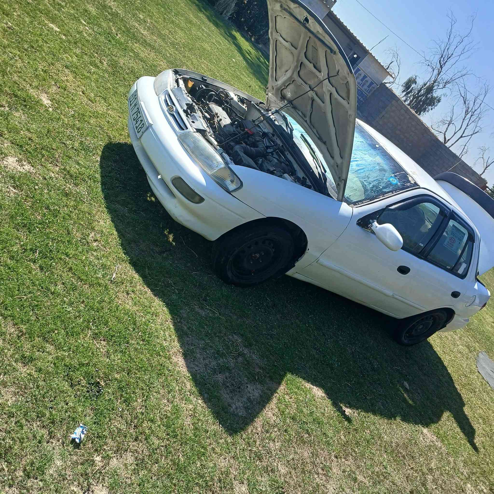 سيفيا موديل ١٩٩٦ بغداد مشروع وطني رقم دولي بأسمي السياره مكفولة سنويه مجددة السعر ٣٧ وبيها مجال بسيط حك الجية وبيك خير وادلل ***********
