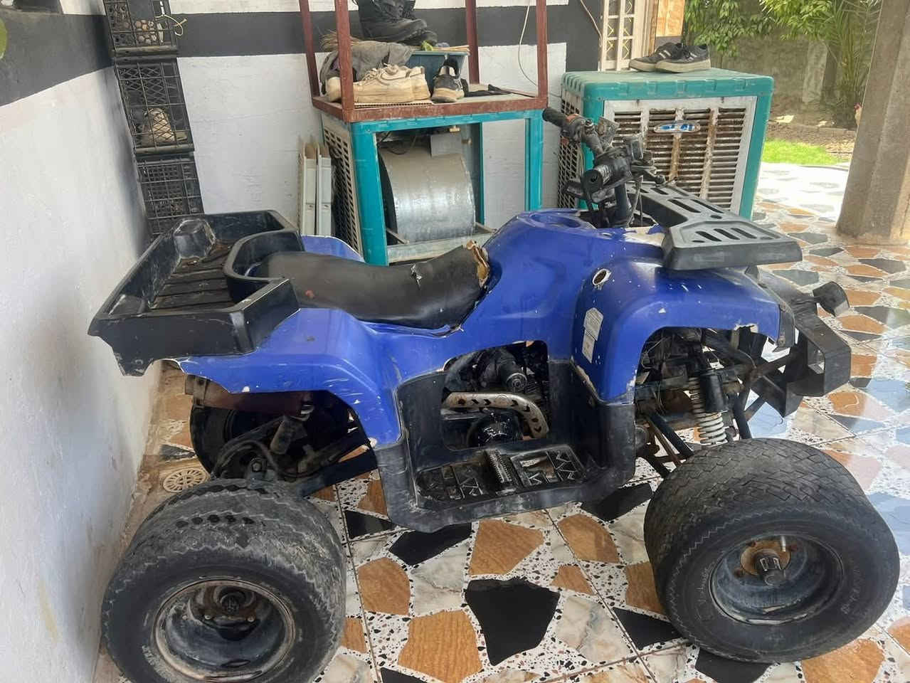 دراجه رباعيه للبيع شغاله كلشي  نقص مابيها فقط المكان ضلوعيه الاستفسار *********** السعر مانسب
