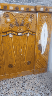 السلام عليكم غرفة اخشاب تفصال غرفة مرتبة وجديدة بدون جرباية العنوان مدينة الصدر او حي السفير السعر ٤٥٠ الرقم ***********
